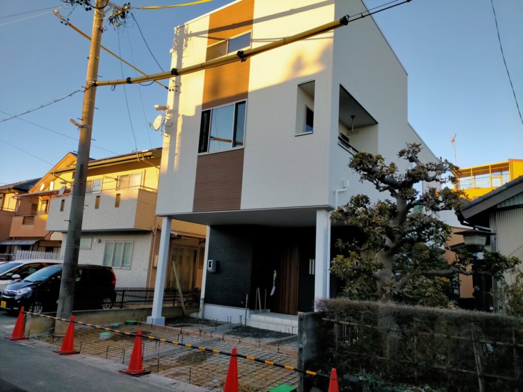 重量鉄骨住宅まもなく完成　中区葵東S様邸