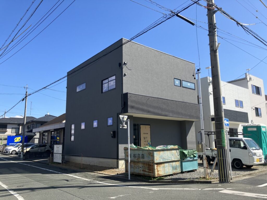 中区上浅田　K様邸　足場が外れ外観が見えてきました