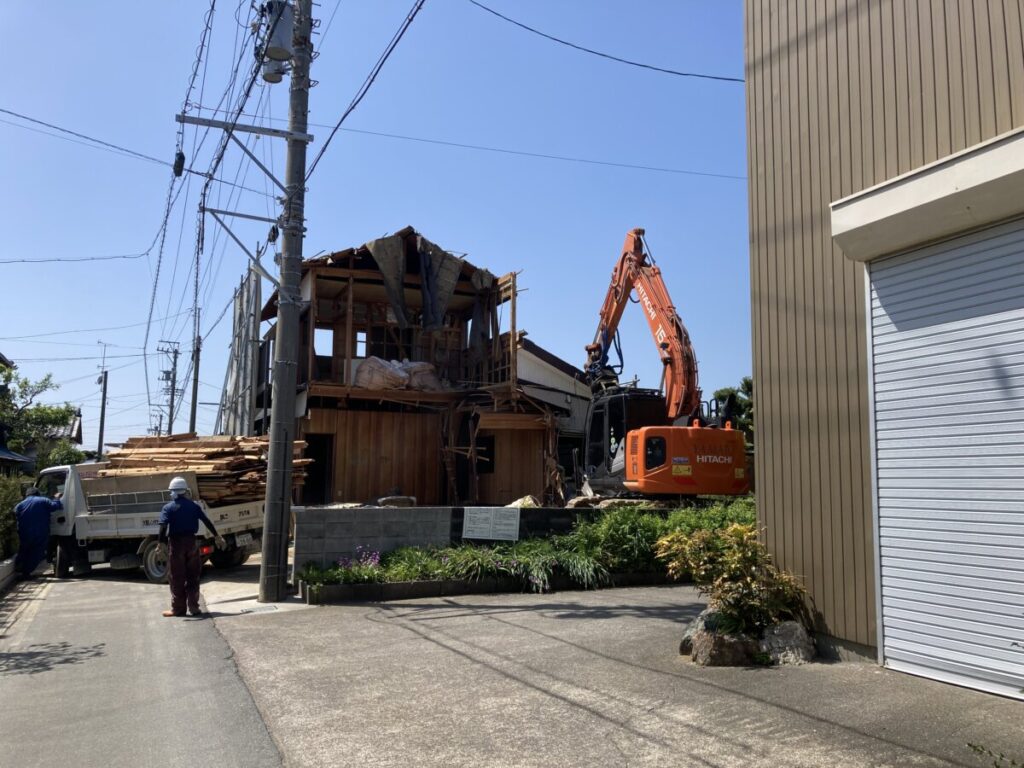 西区入野町S様邸　解体工事開始!
