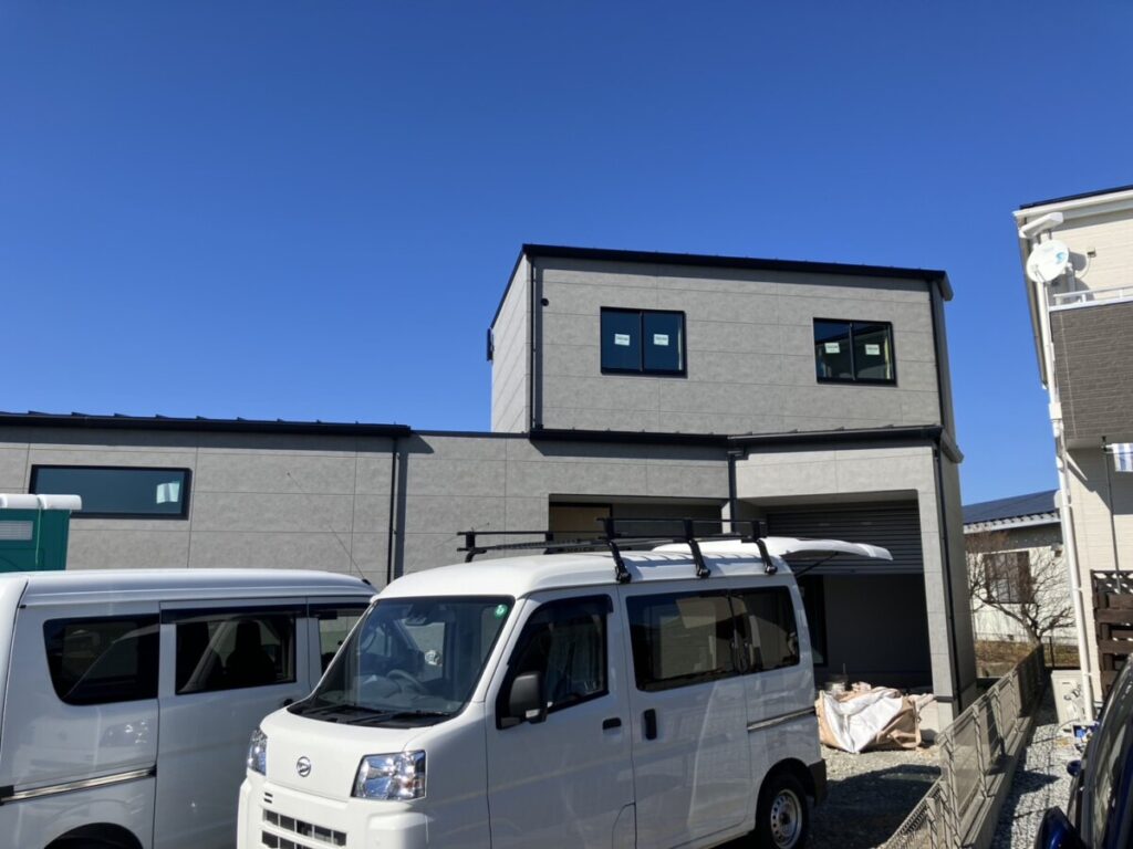 袋井市上山梨　Ｋ様邸　　仕上げの工事に入りました